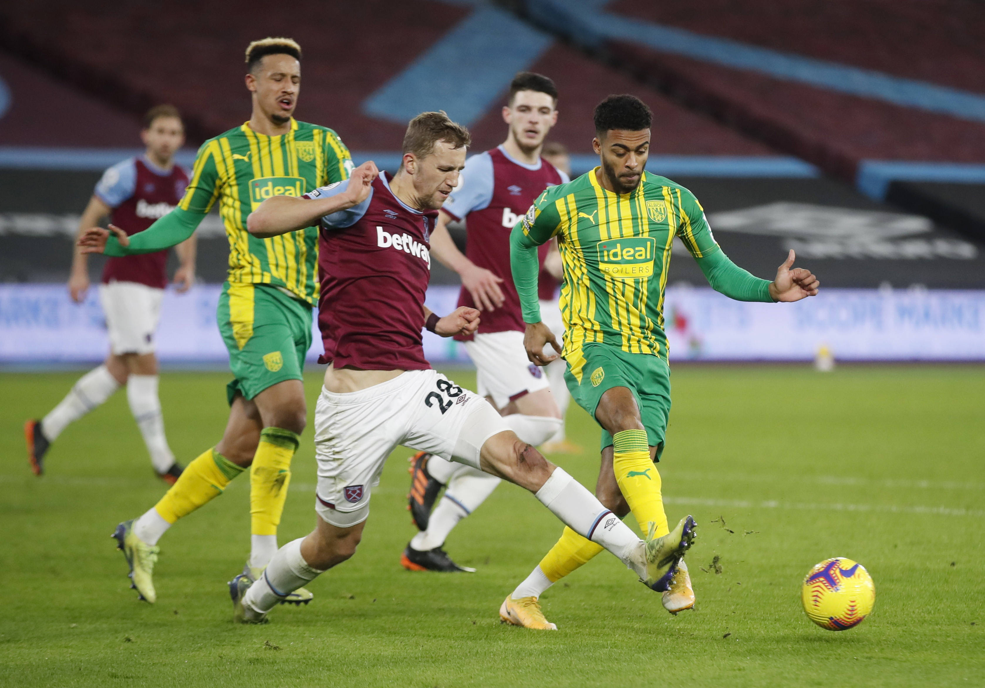 利奠定了坚 利奠定了坚